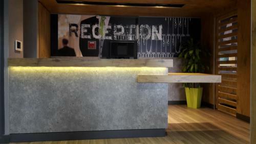 Hotel Ibis Budget Caen Porte De Bretagne