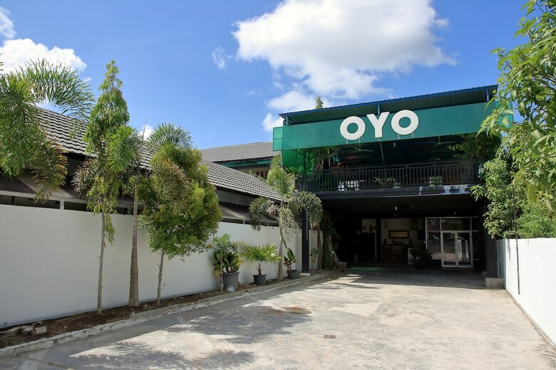 Hostal Oyo 933 Wisma Malawen