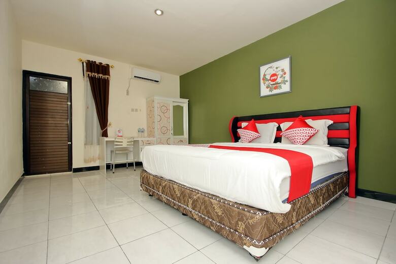 Hostal Oyo 933 Wisma Malawen