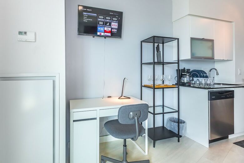 Aparthotel New! Panoramic Lakeview In A Luxury Downtown Oasis