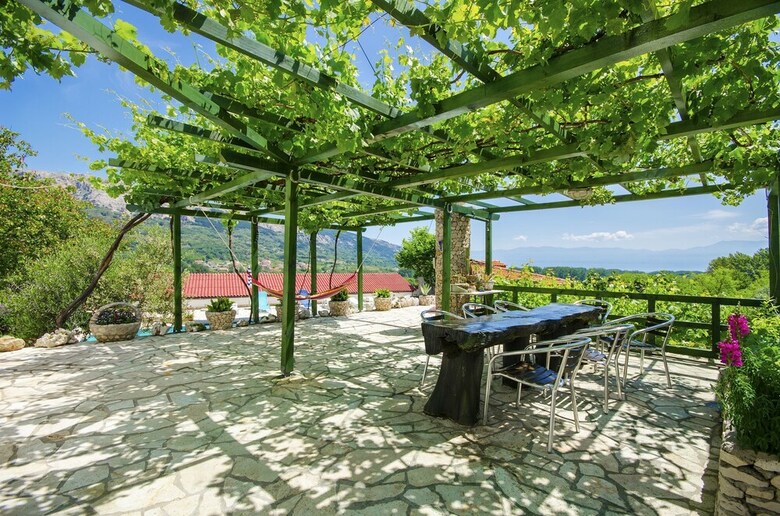 Apartments Mladen
