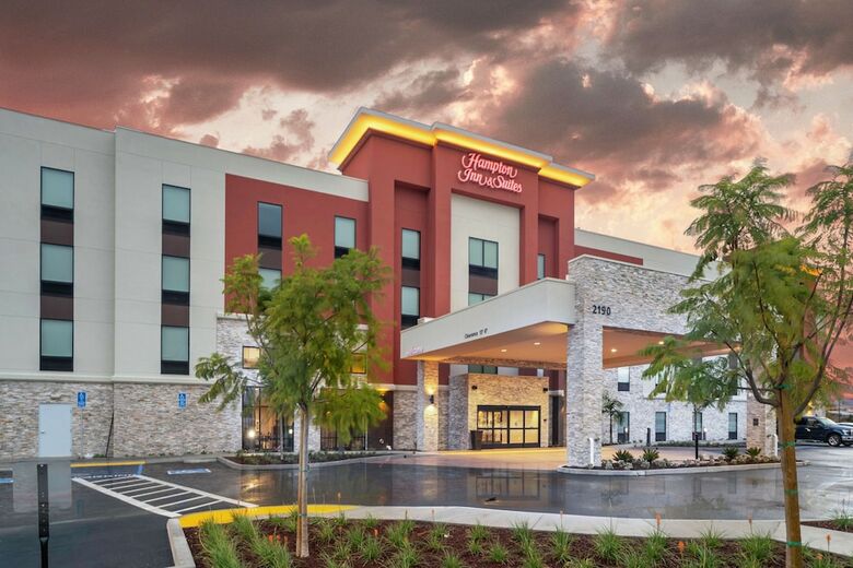 Hotel Hampton Inn & Suites Santa Maria