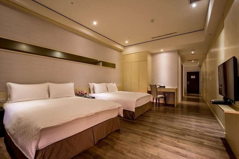 Chateau Rich Hotel