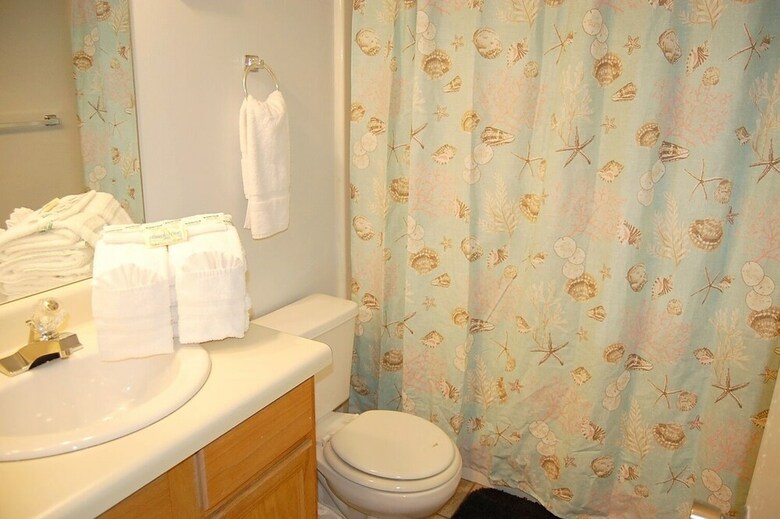 Island Sunrise 568 - Two Bedroom Condo