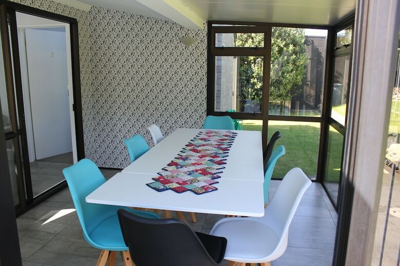 Toodle's A Poolside Retreat Just 10ks From The Mount