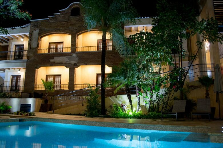 Hotel Casa de Adobe Gallery & Luxury Boutique