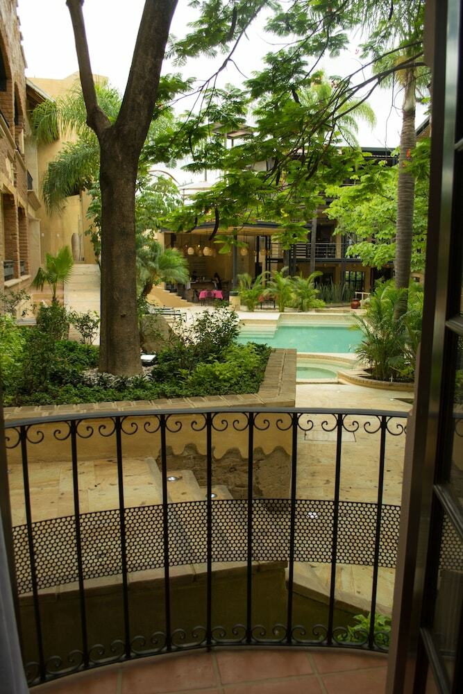 Hotel Casa de Adobe Gallery & Luxury Boutique