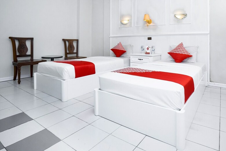 Hostal Oyo 891 Hotel Gading Kencana