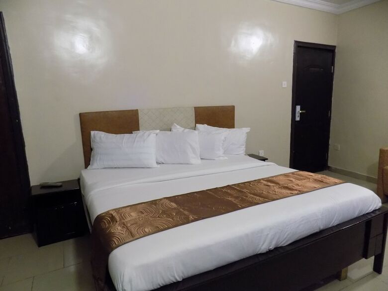 Aparthotel Posh Apartments  Hotel Opebi