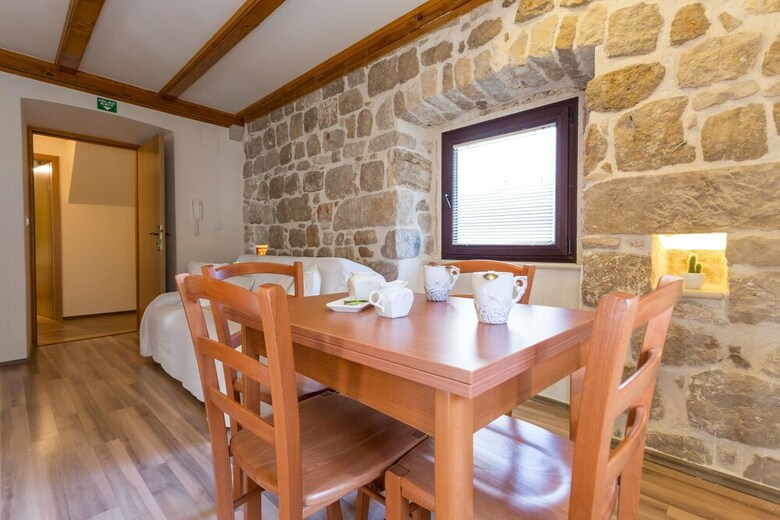 Apartamentos Hedera Estate, Hedera A20 - Breakfast Included