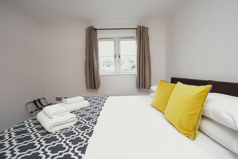 Business Park Apartments (Peymans)