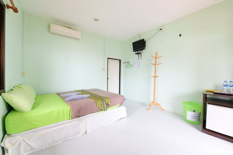 Hotel One More Night Beach