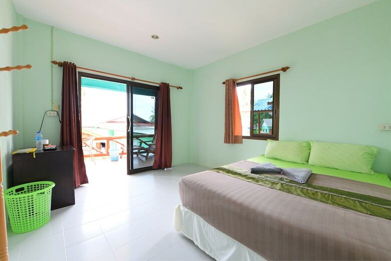 Hotel One More Night Beach