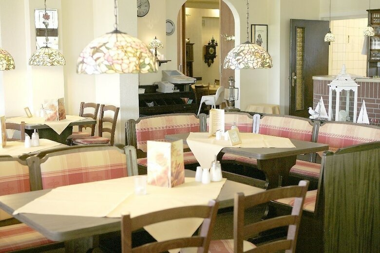 Land-gut-hotel Rasthaus Schackendorf