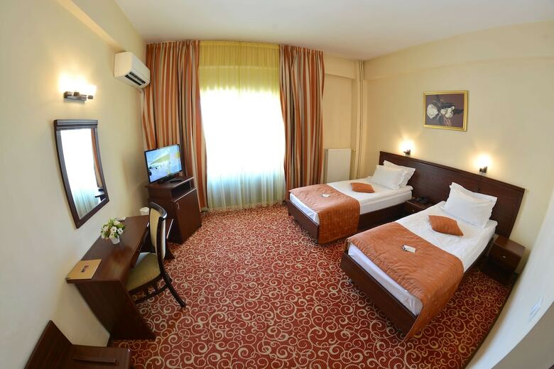 Central Hotel