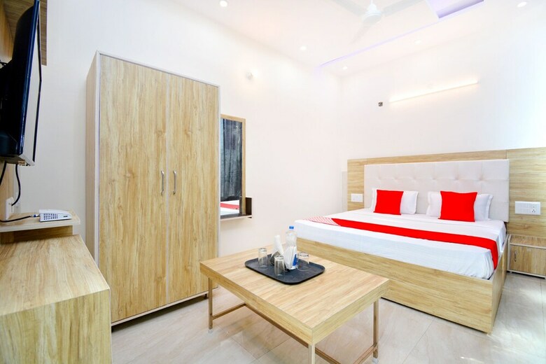 Hotel Oyo 29645 The Meridien