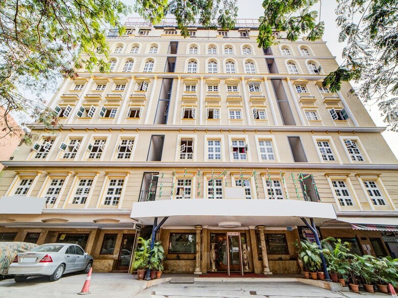 Hotel Oyo 29230 Ik London Residency