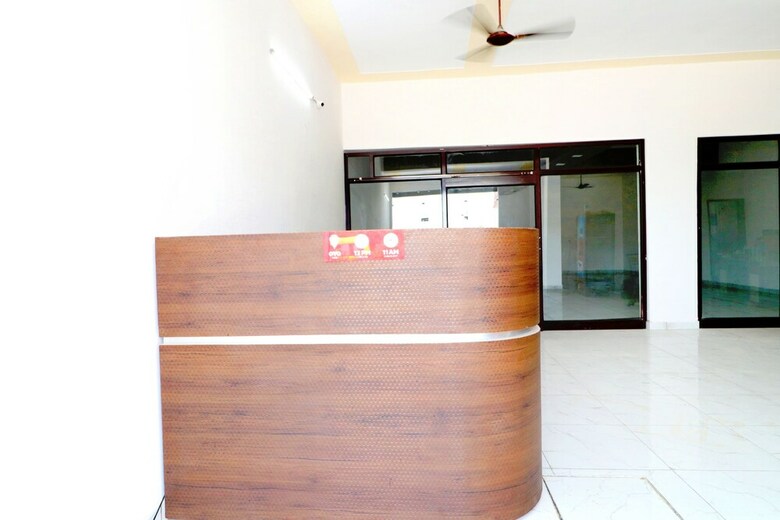 Oyo 41965 Hotel New Bury