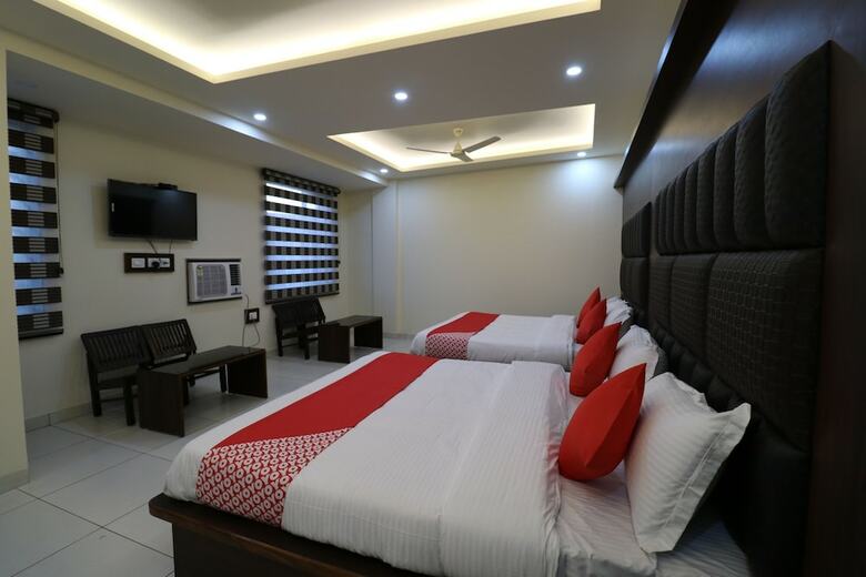 Oyo 37959 Hotel Royal Stay