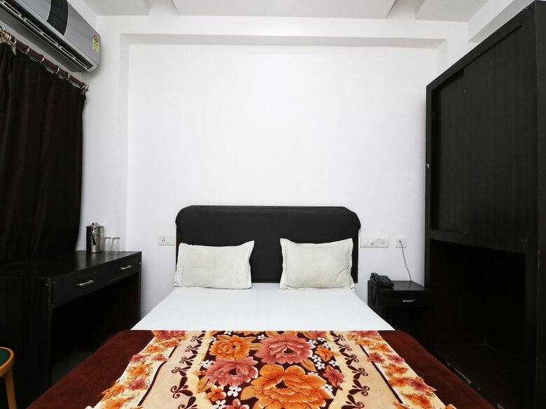 Spot On 42243 Hotel Shubh Sarthak