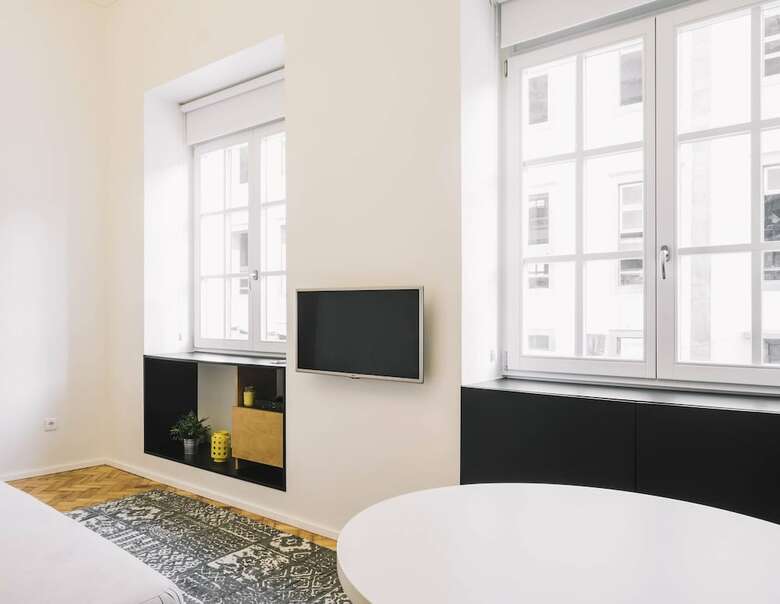 Apartamentos Orm - Guindais Muralha Santa Clara And S�