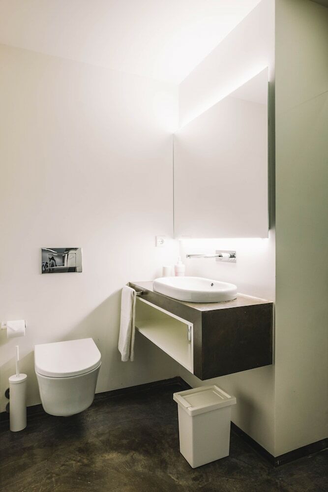 Apartamentos Orm - Guindais Muralha Santa Clara And S�