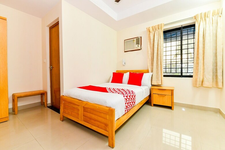 Hotel Oyo Flagship 38119 Tristar Residency
