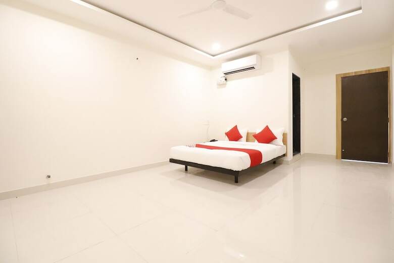 Hotel Oyo Flagship 27991 Mundhwa Uc