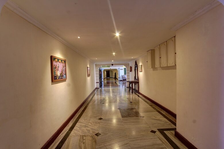 Spot On 33415 Hotel Oriental Towers