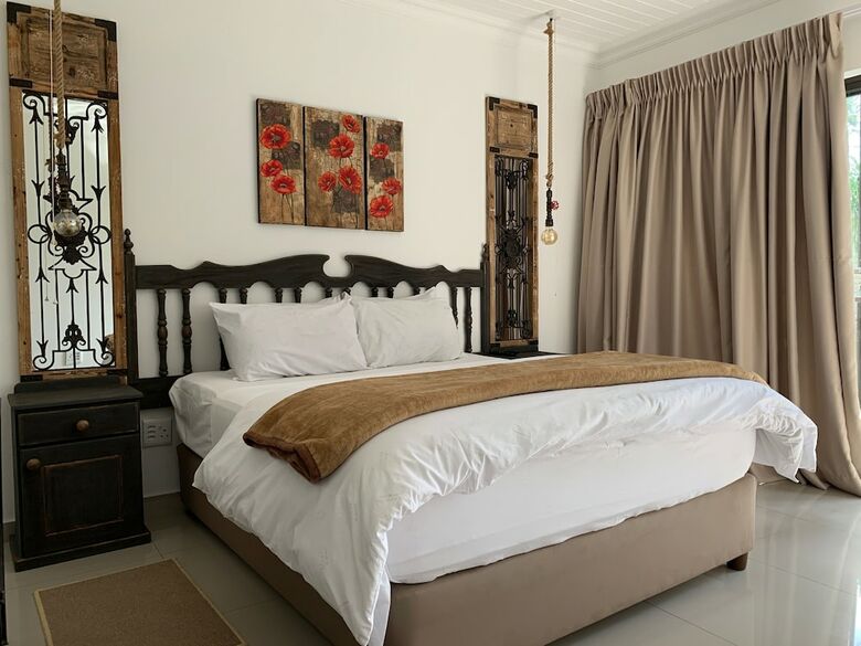 Bed & Breakfast House And Heart Guest House