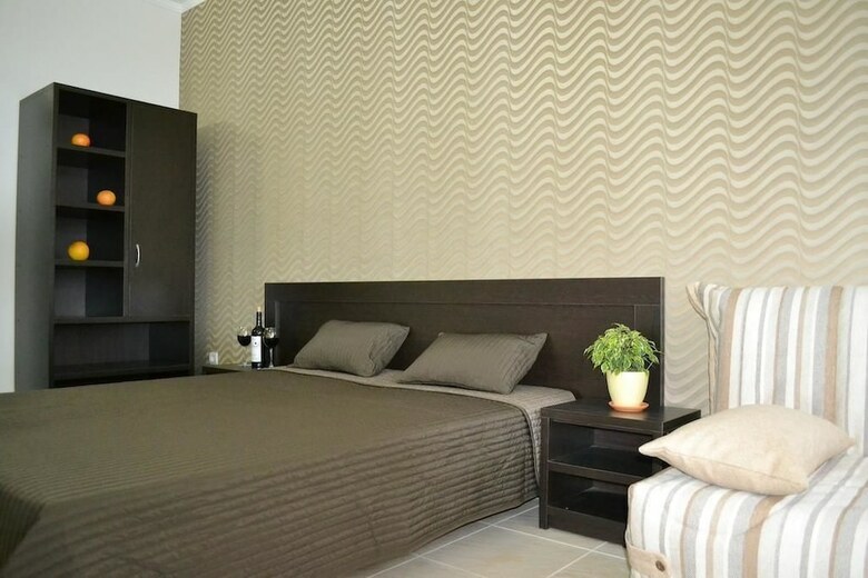 Tri Morya Hotel