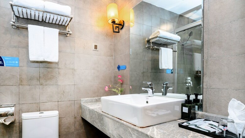 Vyluk J Hotel Chongqing Changjiangsuodao