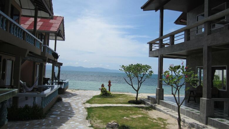 Hotel Charung Backpackers