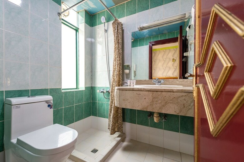 Oyo 191 Golden Sea Hotel