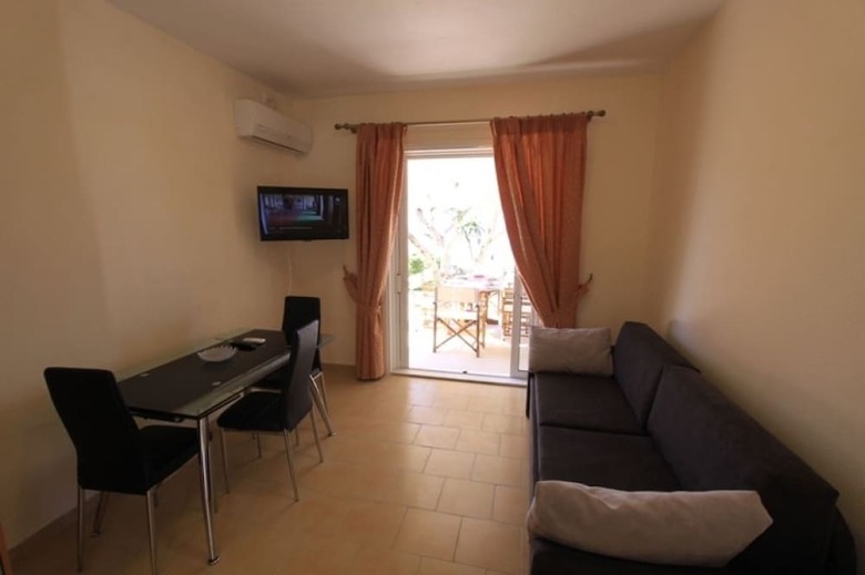 Apartamentos Menigos Ab4g No50 Beachfront 2 Bdr Apt