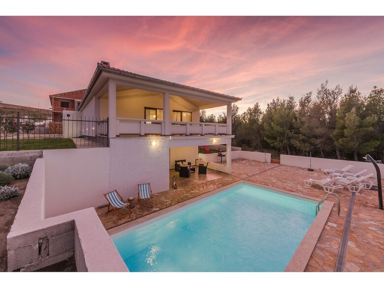 Villa More-with Pool And Garden