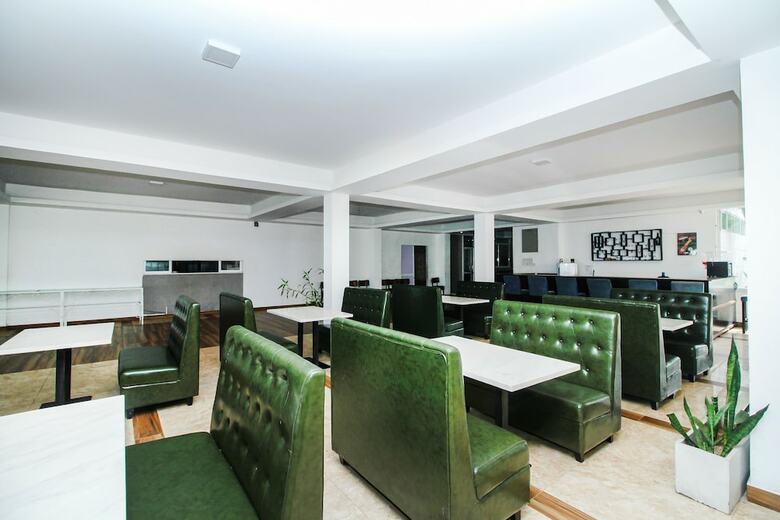 Oyo 245 The Kings Bay Hotel