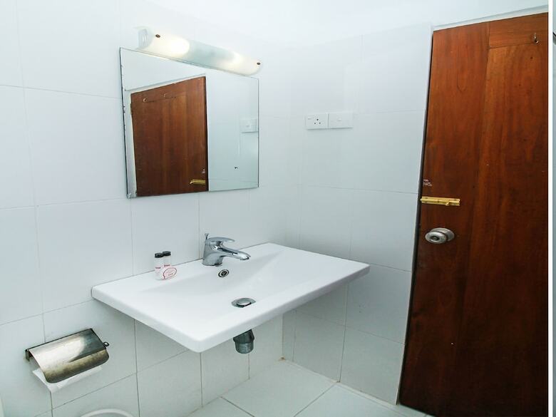 Oyo 245 The Kings Bay Hotel