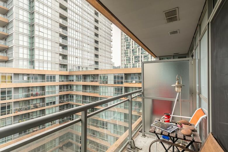 Gorgeous Luxury Condos Near The Cn Tower