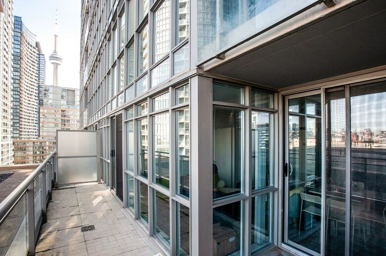 Gorgeous Luxury Condos Near The Cn Tower