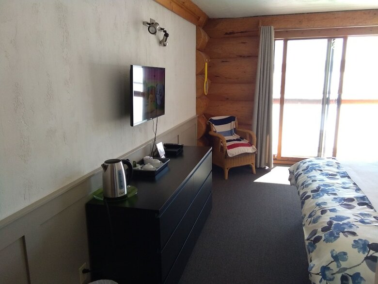 Bed & Breakfast Cariboo Log Guest House