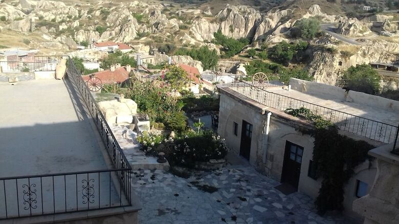 Aziz Cave Hotel