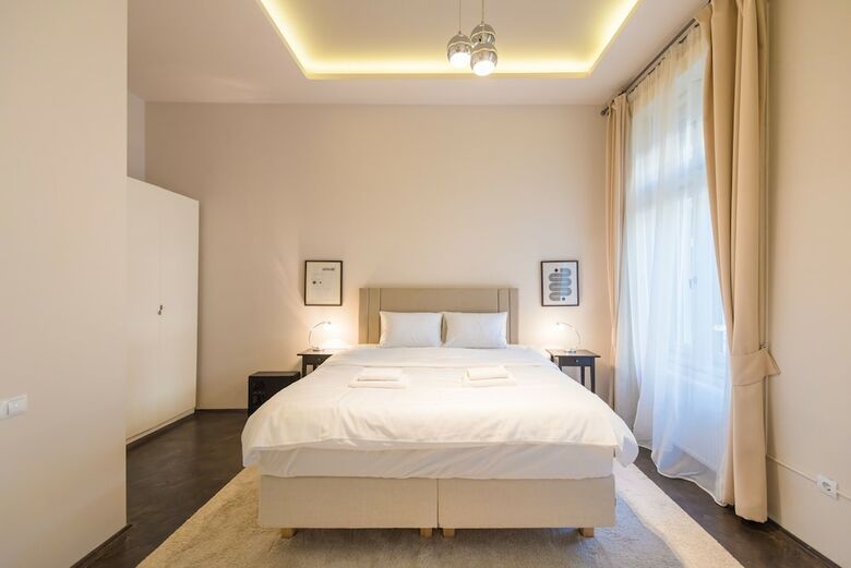 Oasis Apartments - Paulay Ede Street
