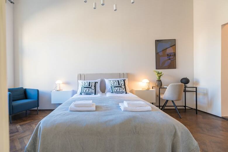 Oasis Apartments - Paulay Ede Street