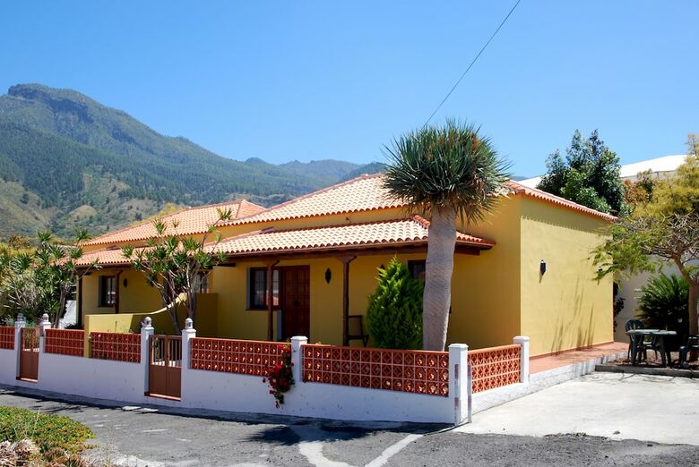 Agroturismo Casas Rurales Tola