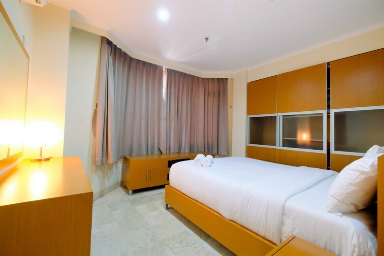 Modern Contemporer 2br Beverly Tower Apartment
