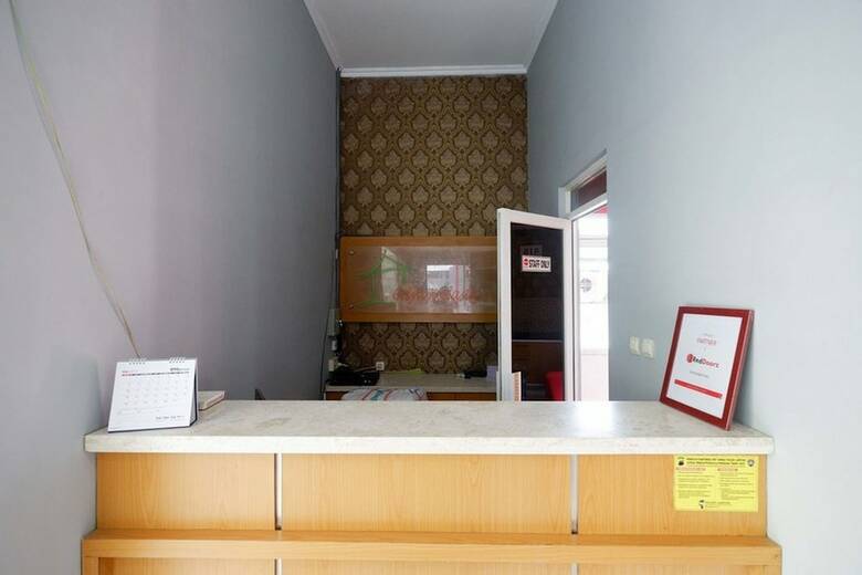 Hotel Reddoorz Near Solo Square 3