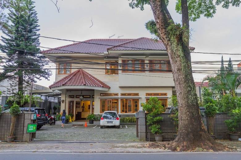 Hotel Reddoorz Near Simpang Dago 2