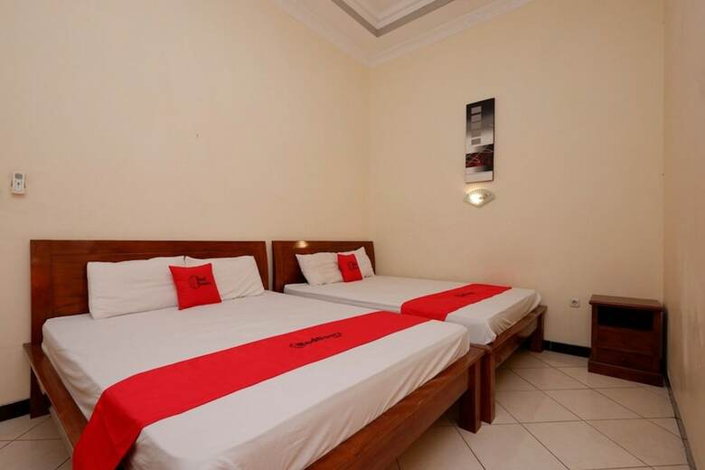 Hotel Reddoorz Plus @ Kartini Beach Jepara