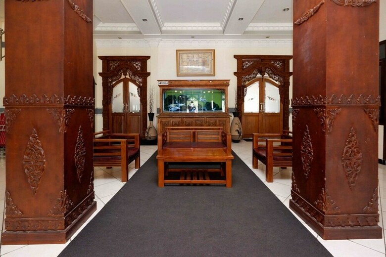 Hotel Reddoorz Plus @ Kartini Beach Jepara